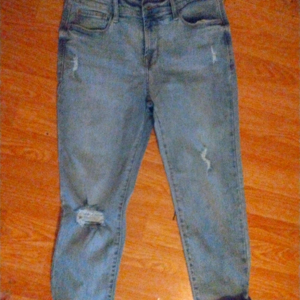 Kensie Ripped Fashion Capri's